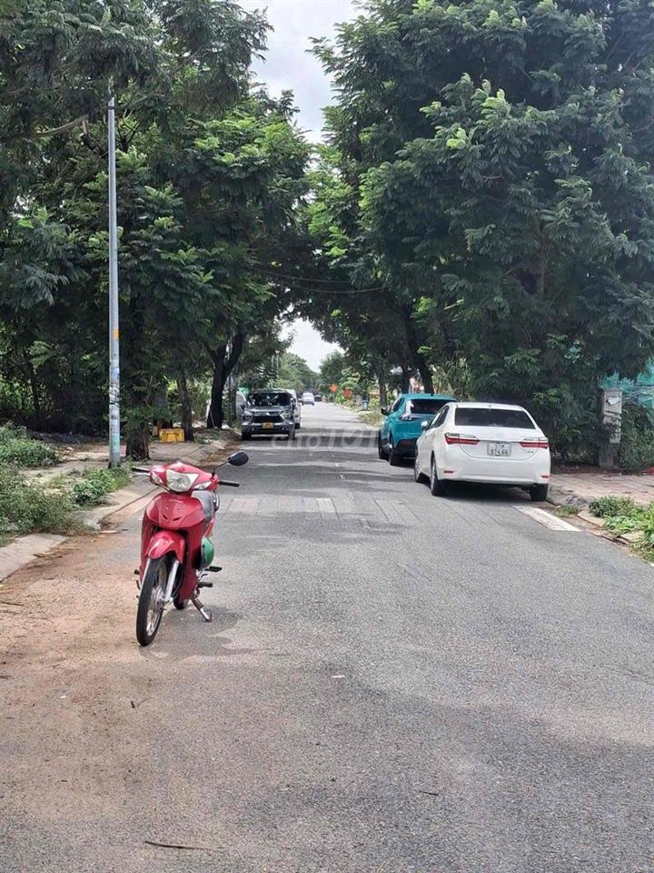 660 m2 đất full thổ cư chỉ hơn 20 tỷ . ngay khu Êm Đềm Linh Xuân