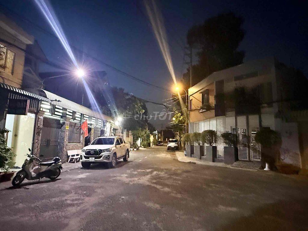 Bán nhà diện tích lớn 150 m2 chỉ hơn 8tỷ.kế Chợ Tam Hà ,Phạm Văn Đồng