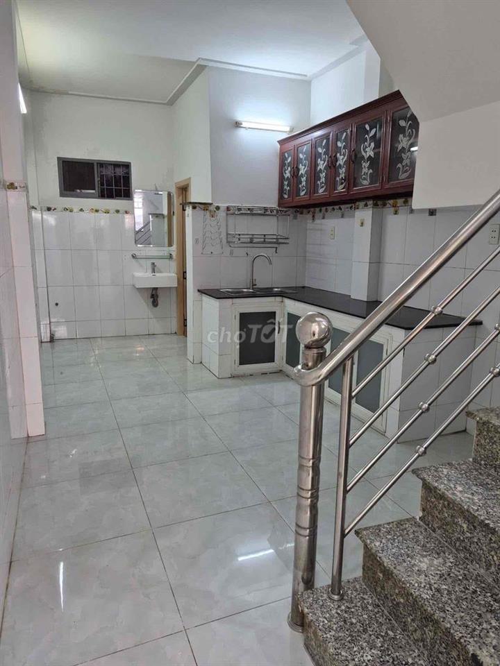 Bán nhà 3,75 tỷ ngay đường số 2 Hiệp Bình Phước. 36 m2 ngay hẻm xe hoi