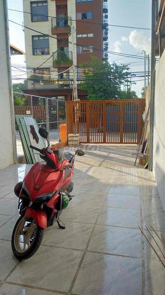 Nhà Cho Thuê, mới , sân rộng, mặt tiền đường