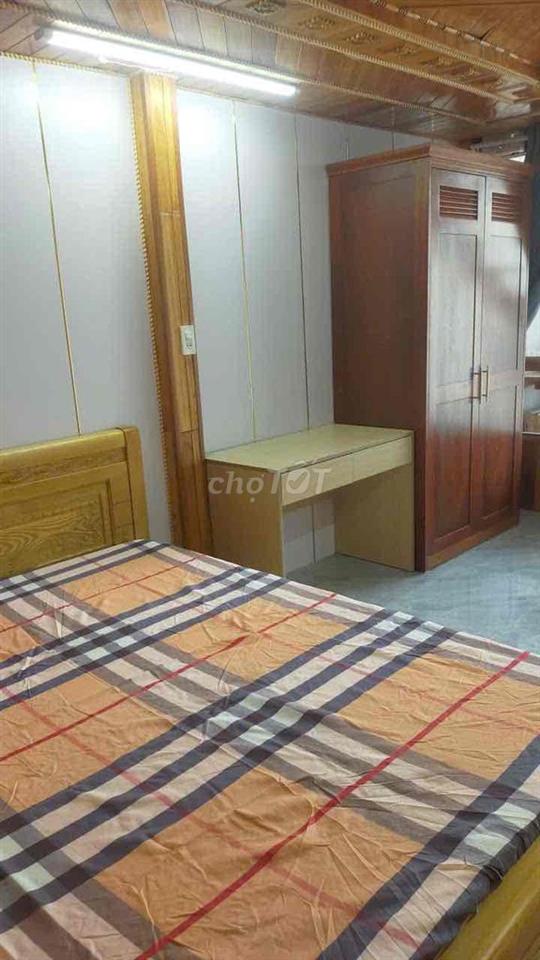 Nhà Cho Thuê, mới , sân rộng, mặt tiền đường