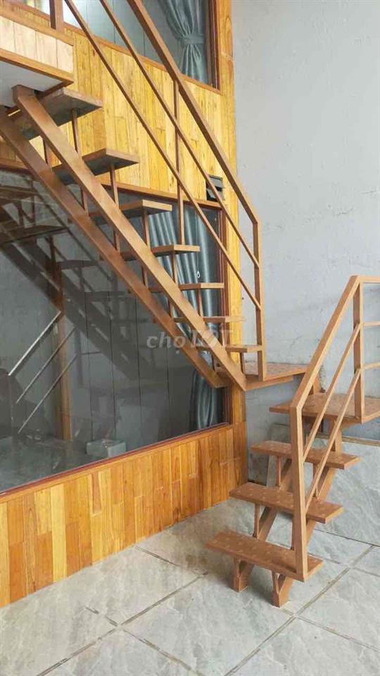Nhà Cho Thuê, mới , sân rộng, mặt tiền đường