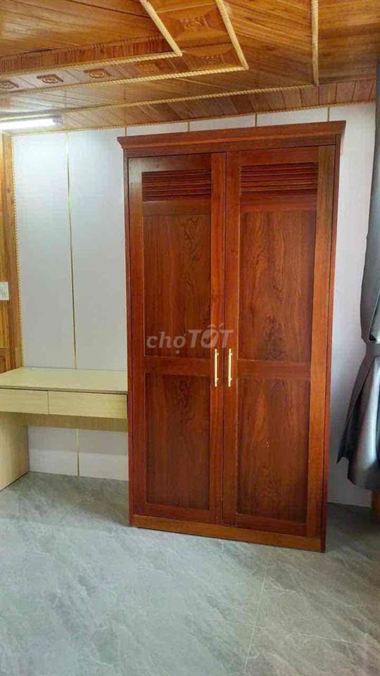 Nhà Cho Thuê, mới , sân rộng, mặt tiền đường