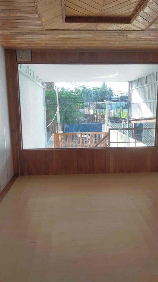 Nhà Cho Thuê, mới , sân rộng, mặt tiền đường