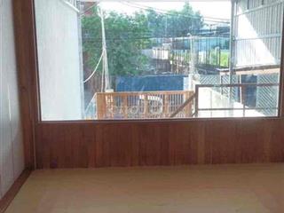 Nhà Cho Thuê, mới , sân rộng, mặt tiền đường
