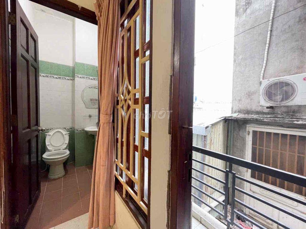 PHÒNG ĐẦY ĐỦ TIỆN NGHI NGAY VÒNG XOAY TRẦN NÃO ( CHÂN CẦU SG )