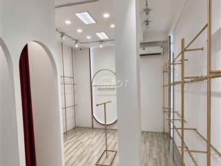 Cho thuê cửa hàng kinh doanh mặt đường Cầu Giấy