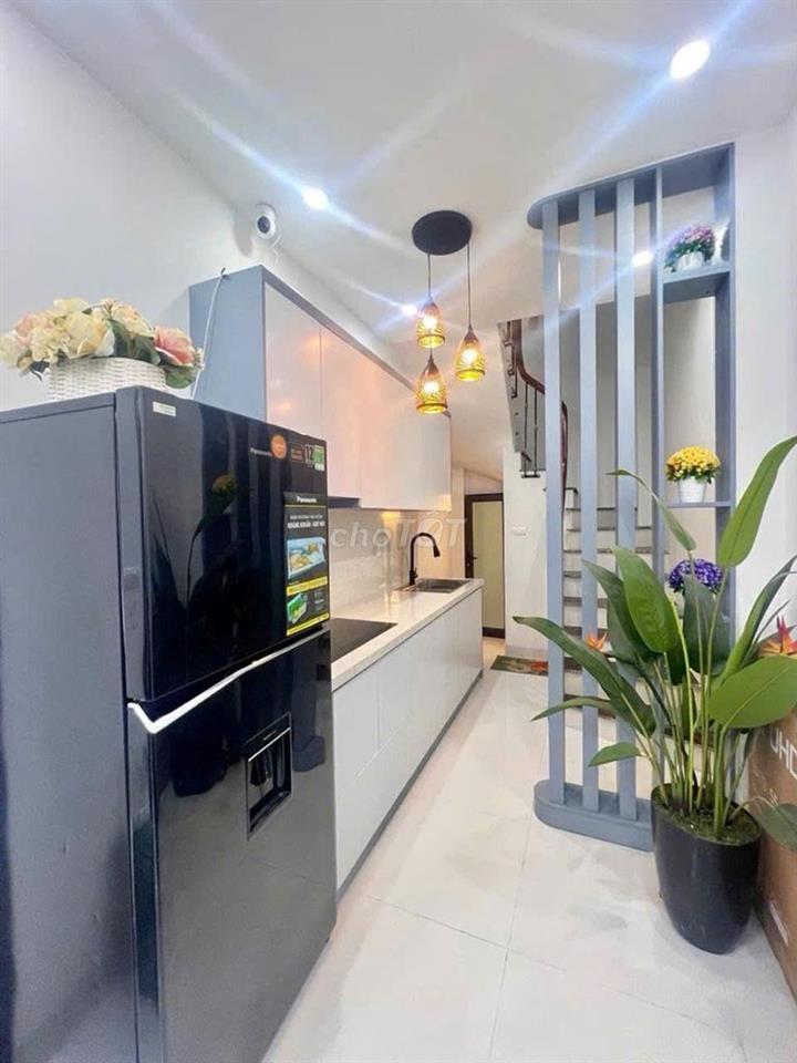 Nhà phố Tôn Thất Tùng - 5 tầng 3 ngủ, full nội thất, ngõ nông gần phố