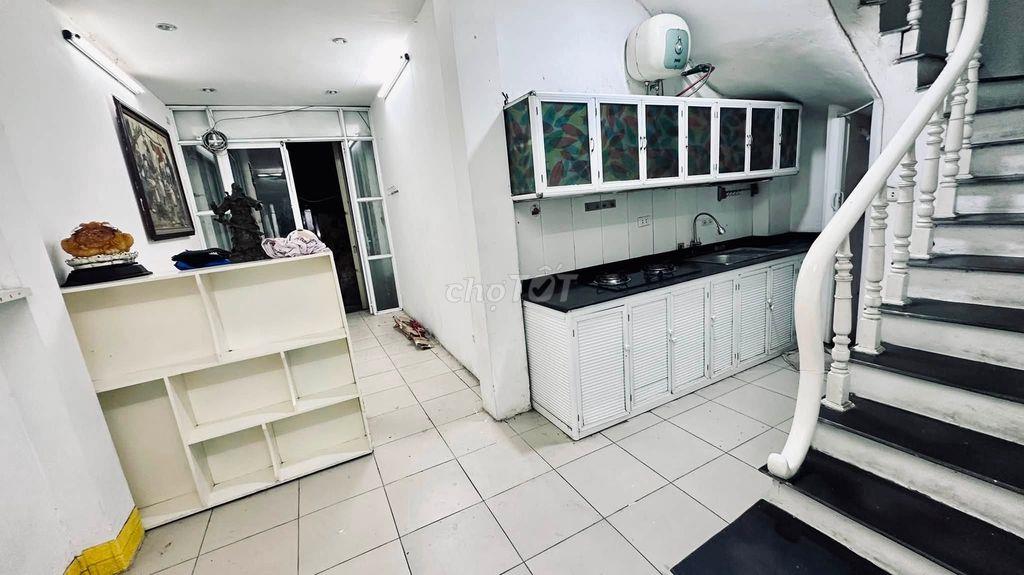 Chính chủ cho thuê nhà riêng 5 tầng trung tâm Văn Miếu - Quốc Tử Giám