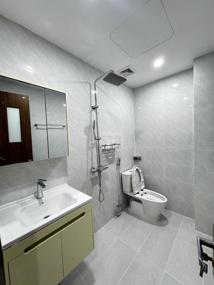 Cho thuê căn hộ 2 ngủ, mặt phố Q.Cầu Giấy