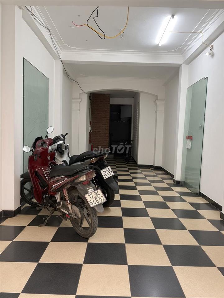 Cho thuê nhà mặt phố Hạ Đình