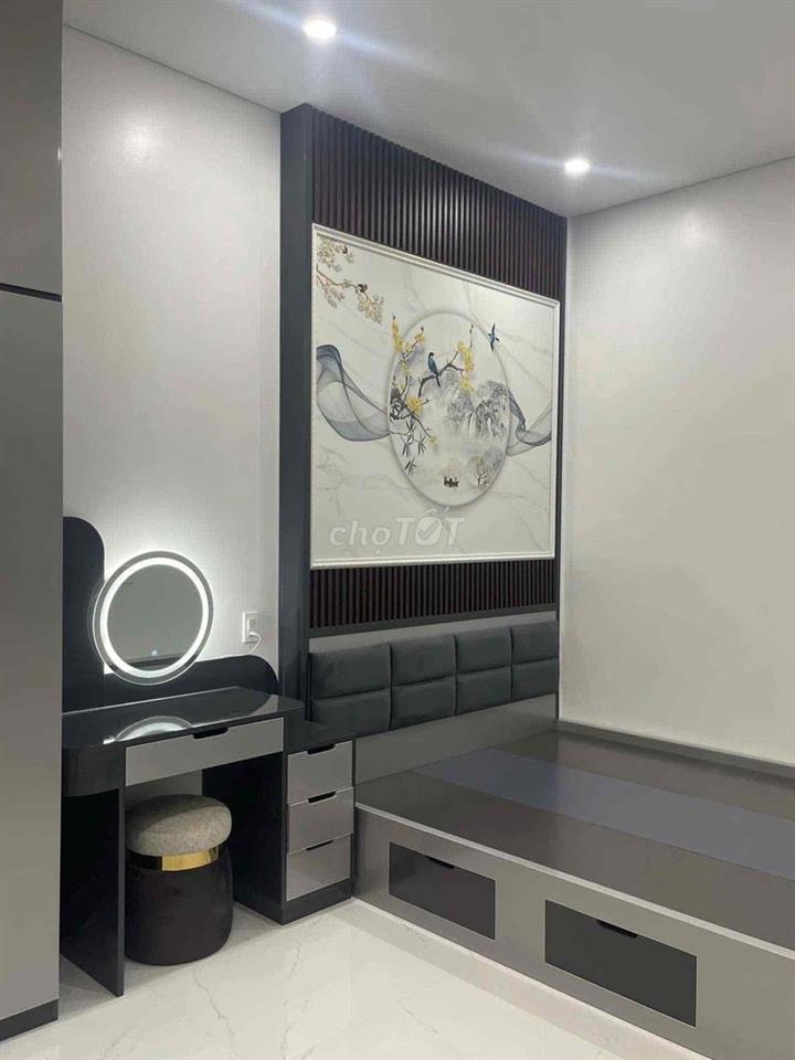 Bán nhà đẹp nội thất sang trong,sau nhà có dãy phòng cho thuê