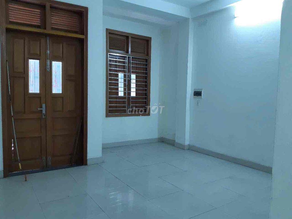 Nhà mặt tiền, có dòng tiền cho thuê