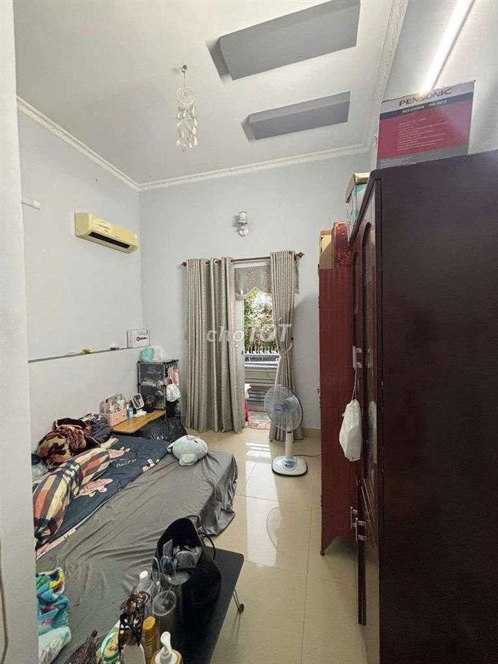 phòng ban công ngay iuh công nghiệp