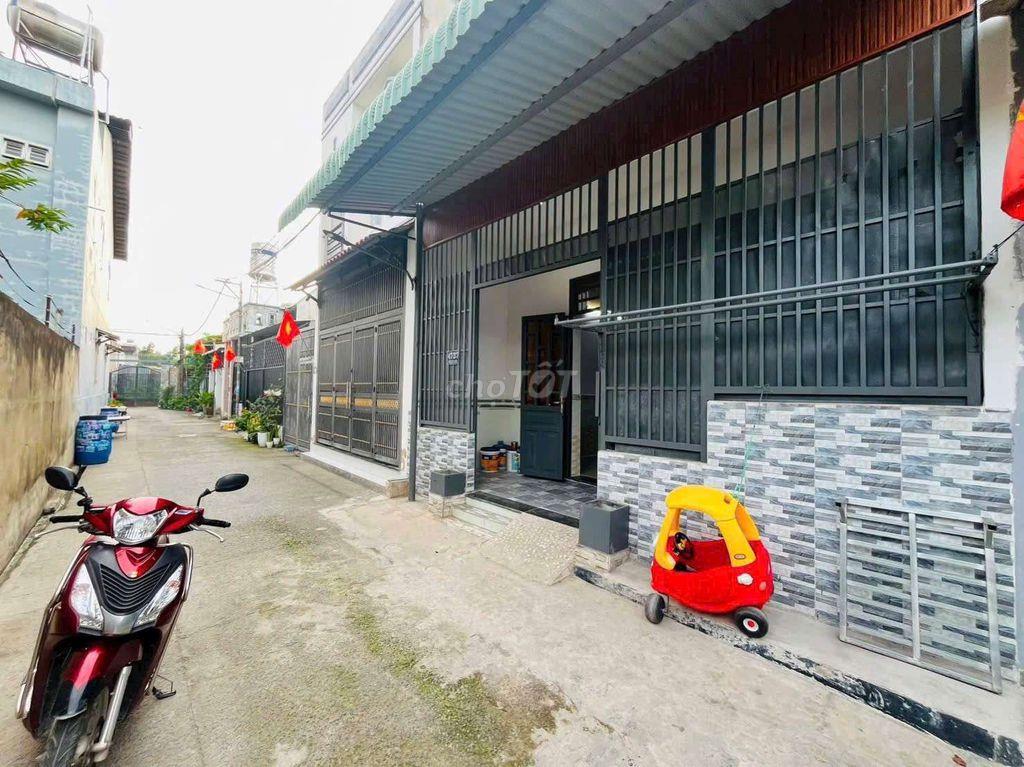 cần bán nhà sổ riêng gần BigC dĩ an
