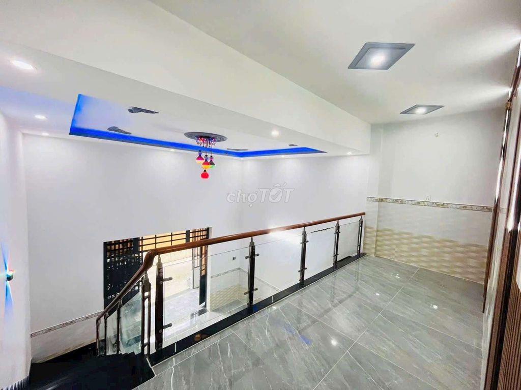 cần bán nhà sổ riêng gần BigC dĩ an