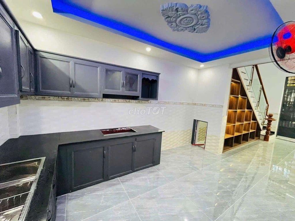 cần bán nhà sổ riêng gần BigC dĩ an