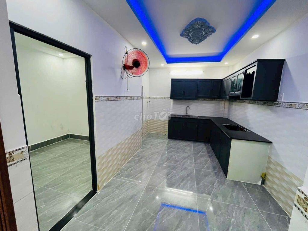 cần bán nhà sổ riêng gần BigC dĩ an