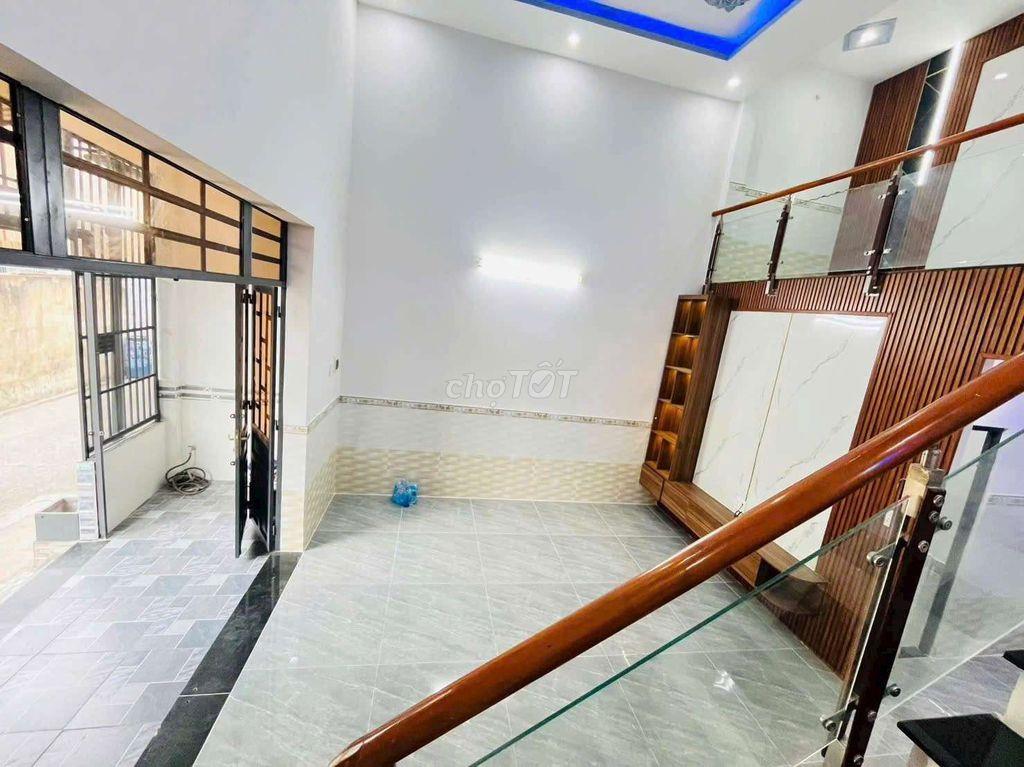 cần bán nhà sổ riêng gần BigC dĩ an