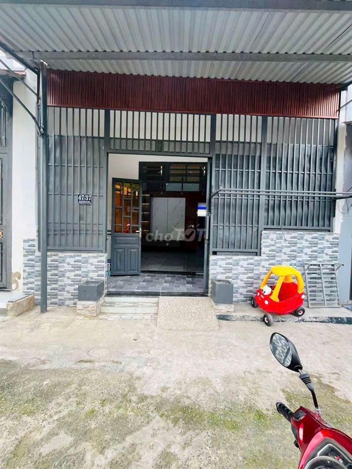 cần bán nhà sổ riêng gần BigC dĩ an
