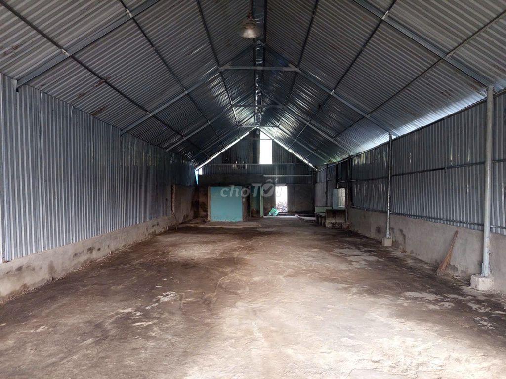 Cho thuê nhà kho mặt tiền đường nvt ql14 định hòa