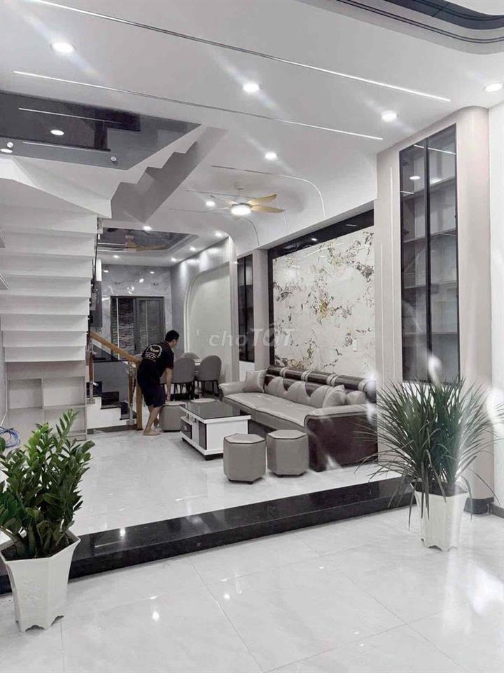 Chính chủ cần bán nhà phố ở Thuận An - 1 triệt 2 lầu