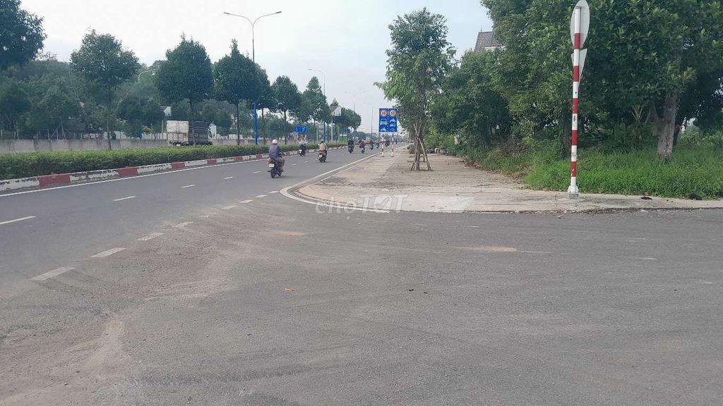 bán gấp lô đất hai mắt tiền 
