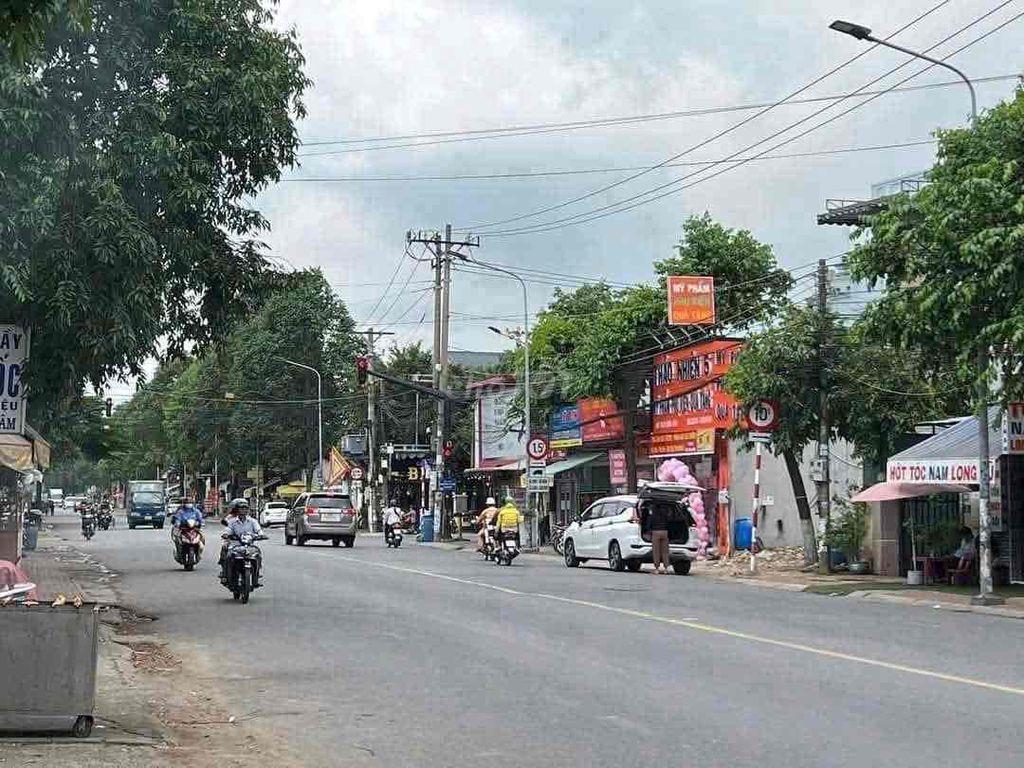 mặt tiền đường nguyễn hữu cảnh đông hoà dĩ an , bình dương