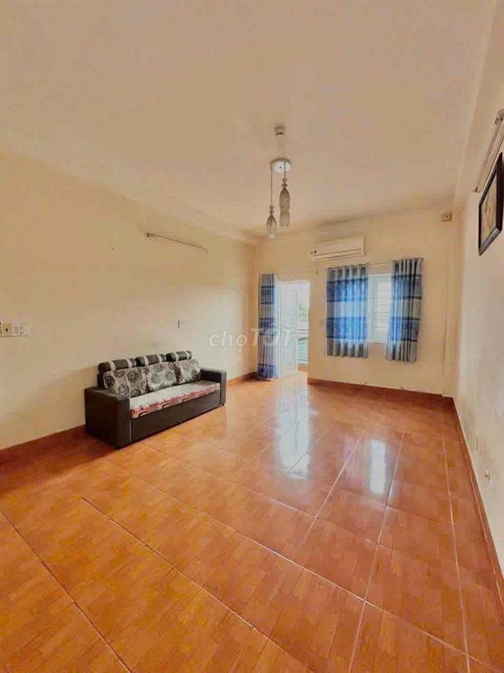 Phòng Ngay Ngã 4 Thủ Đức 1/9 trống
