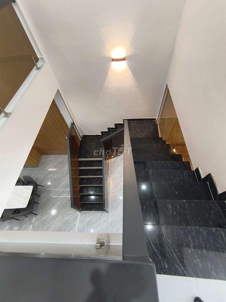 NHÀ MẶT TIỀN 148M2 KHU DÂN CƯ MẪU GIÁO LONG TRẠCH FULL NỘI THẤT