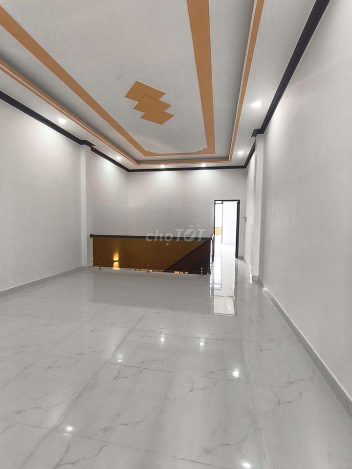 NHÀ MẶT TIỀN 148M2 KHU DÂN CƯ MẪU GIÁO LONG TRẠCH FULL NỘI THẤT