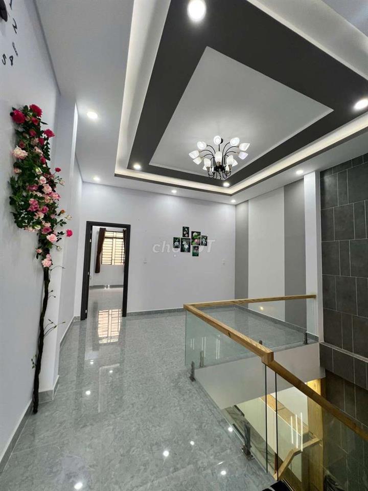 GIẢM 300 TRIỆU CĂN NHÀ MẶT TIỀN ĐẦU KHU DÂN CƯ THUẬN TIỆN KINH DOANH  