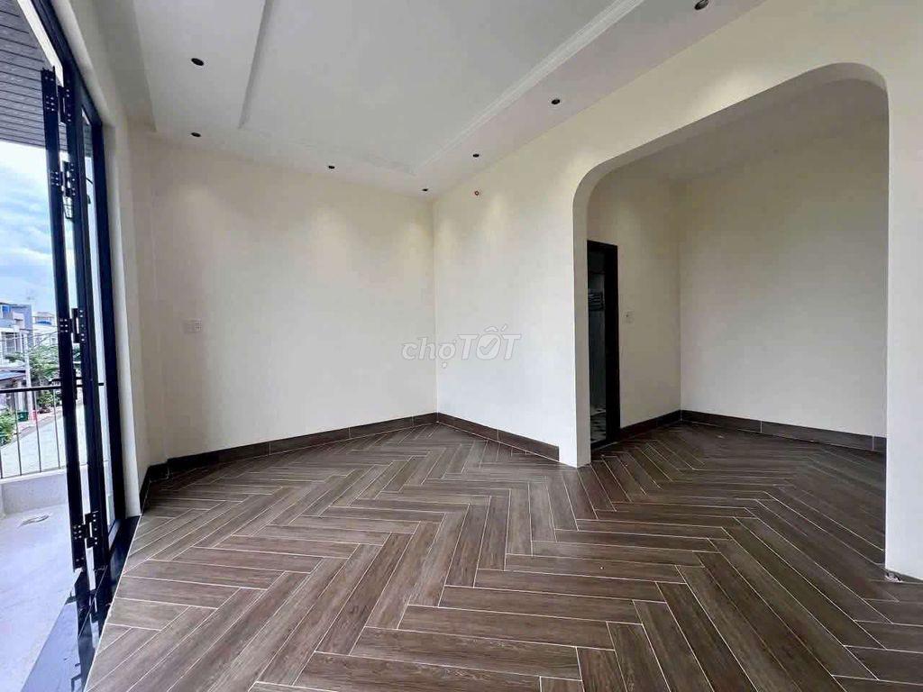 BIỆT THỰ SÂN VƯỜN 282M2 GIÁP RANH BÌNH CHÁNH 