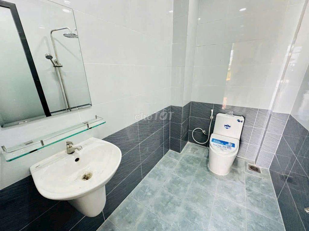 NHÀ MẶT TIỀN GẦN KHU CÔNG NGHIỆP CẦU TRÀM FULL NỘI THẤT 