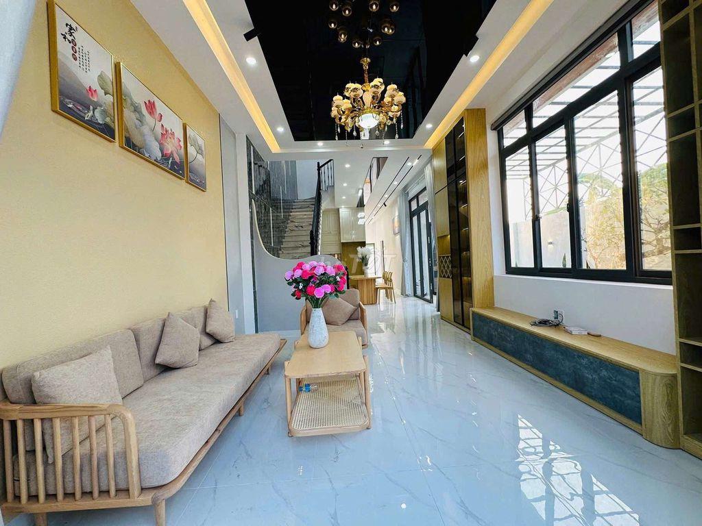 VILLA SÂN VƯỜN 288M2 FULL NỘI THẤT GIÁP RANH BÌNH CHÁNH