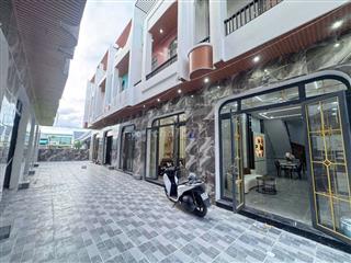 NHÀ 2 TẦNG GẦN CHỢ RẠCH KIẾN TẶNG FULL NỘI THẤT 