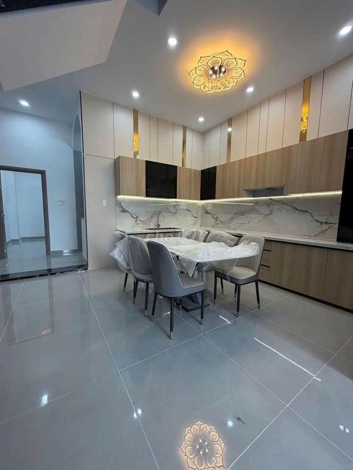 NHÀ 2 TẦNG MẶT TIỀN ĐẦU KHU DÂN CƯ LONG HOÀ 