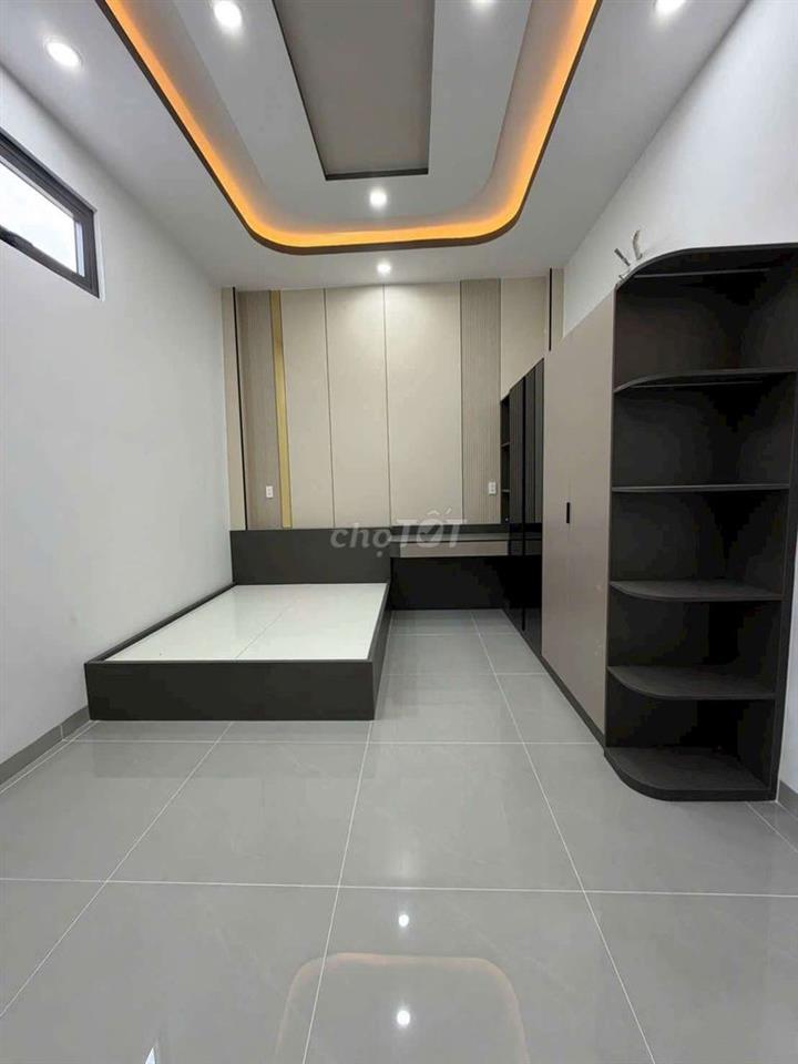 NHÀ 2 TẦNG MẶT TIỀN ĐẦU KHU DÂN CƯ LONG HOÀ 