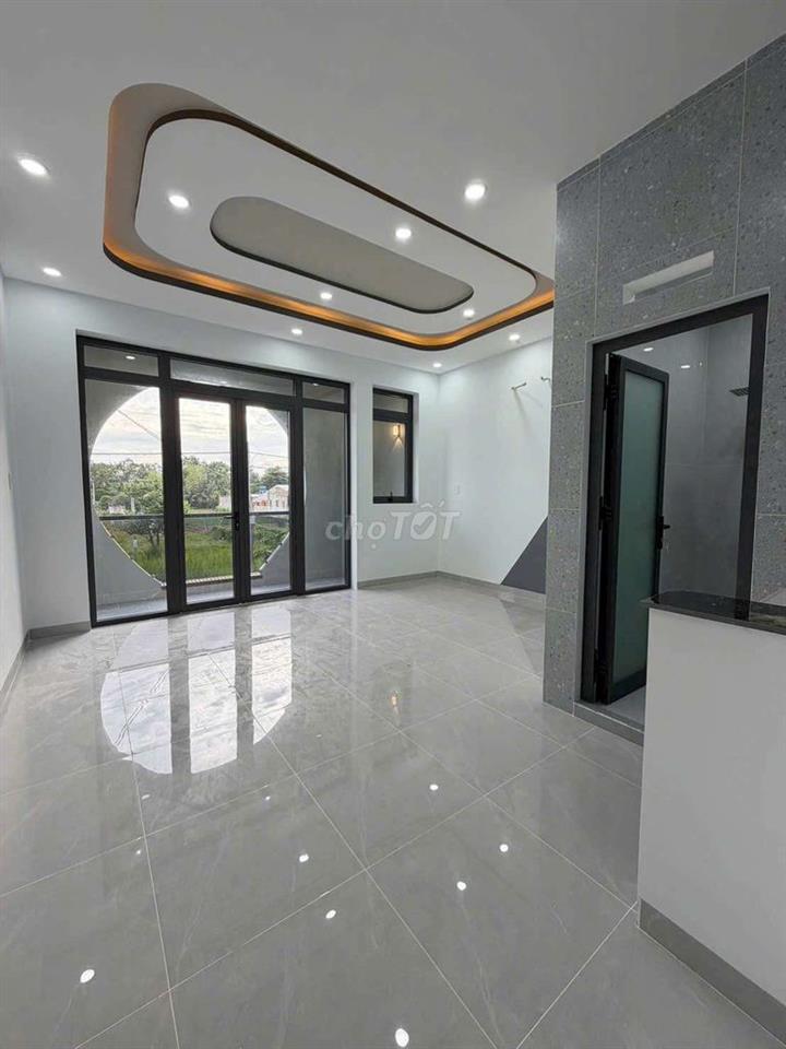 NHÀ 2 TẦNG MẶT TIỀN ĐẦU KHU DÂN CƯ LONG HOÀ 