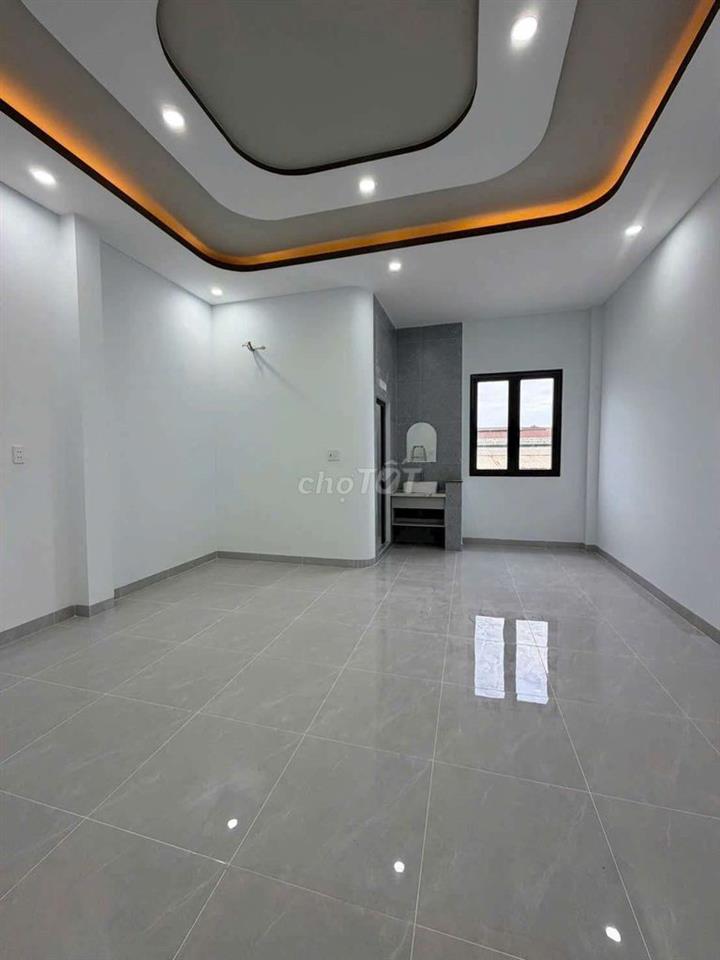 NHÀ 2 TẦNG MẶT TIỀN ĐẦU KHU DÂN CƯ LONG HOÀ 