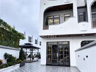 VILLA SÂN VƯỜN 317M2 GẦN KHU CÔNG NGHIỆP CẦU TRÀM FULL NỘI THẤT 