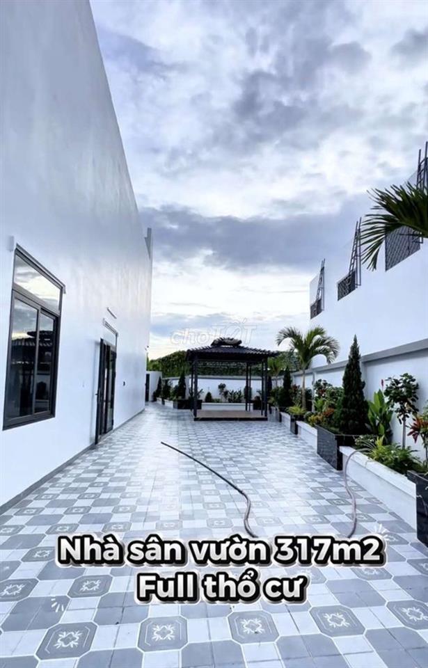 VILLA SÂN VƯỜN 317M2 GẦN KHU CÔNG NGHIỆP CẦU TRÀM FULL NỘI THẤT 