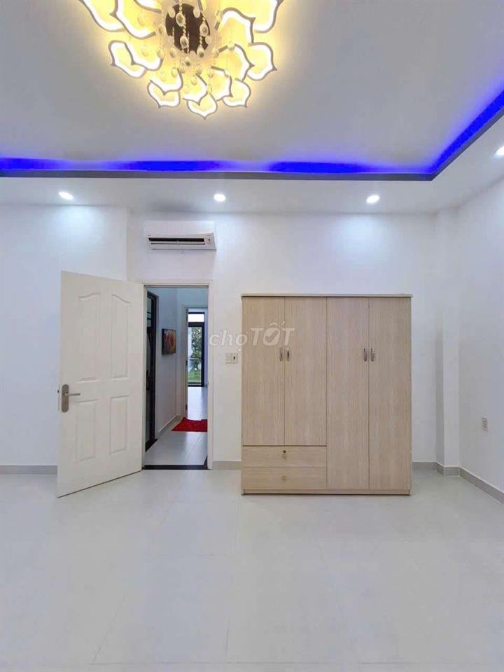 NHÀ 3 TẦNG KHU ĐÔ THỊ 5 SAO GẦN CHỢ BÌNH CHÁNH 