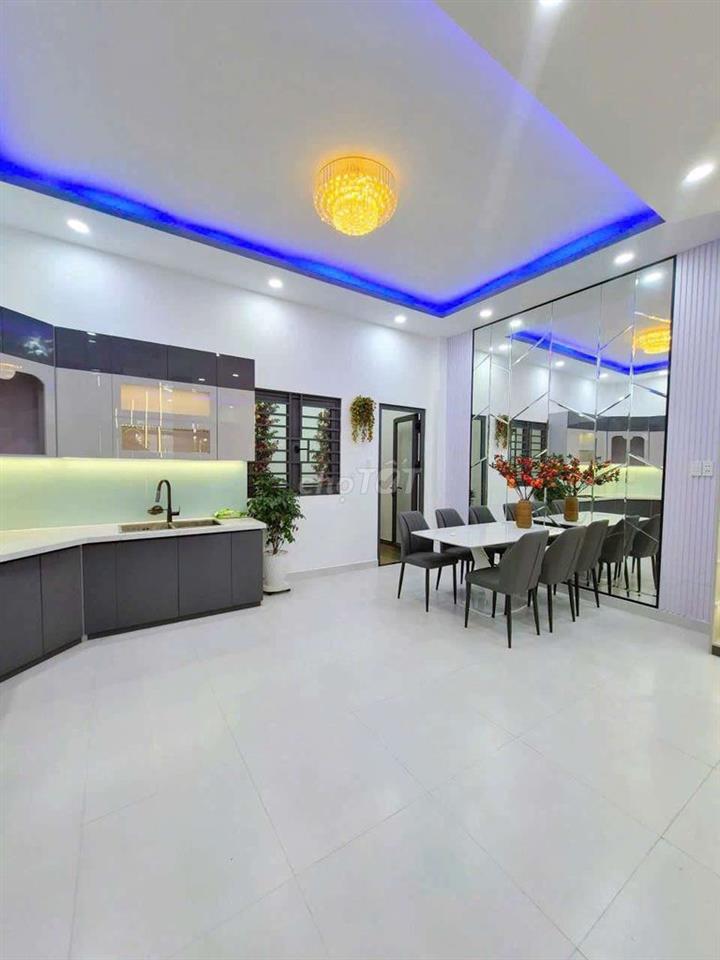 NHÀ 3 TẦNG KHU ĐÔ THỊ 5 SAO GẦN CHỢ BÌNH CHÁNH 