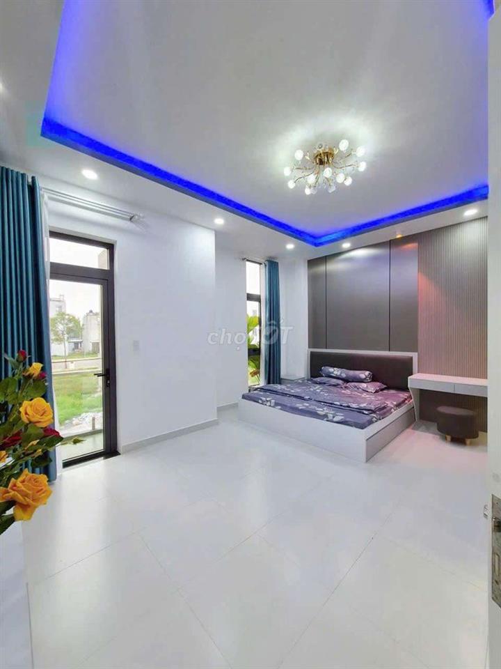 NHÀ 3 TẦNG KHU ĐÔ THỊ 5 SAO GẦN CHỢ BÌNH CHÁNH 