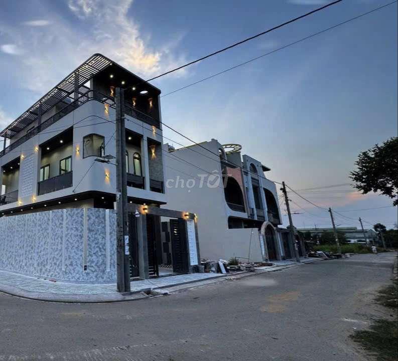 GIẢM 400 TRIỆU BÁN GẤP CĂN NHÀ 3 TẦNG TRỤC CHÍNH KHU DÂN CƯ 