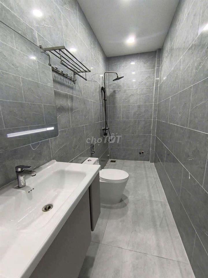 GIẢM 100 TRIỆU BÁN GẤP CĂN NHÀ 2 TẦNG GẦN ĐINH ĐỨC THIỆN 