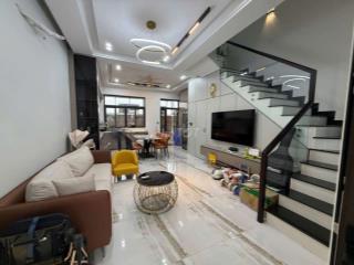 Cho thuê nhà phố tại lavida 4PN full nội thất hiện đại sân oto