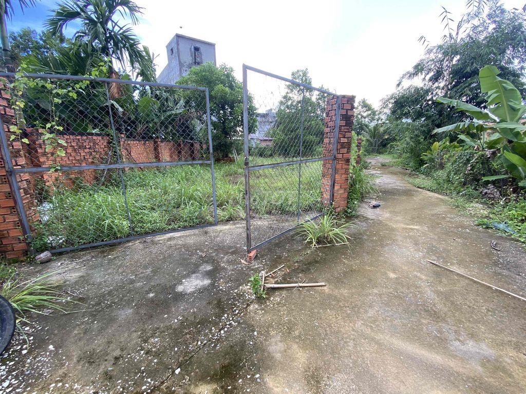cần bán đất trung tâm thị trấn