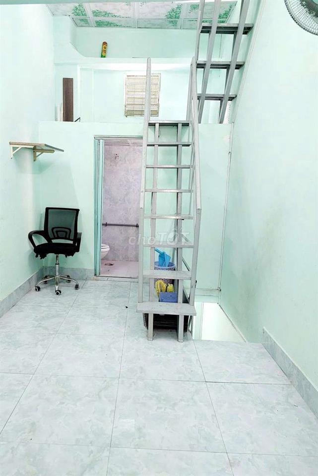 Nhà nhỏ trung tâm quận Tân Phú - Hẻm nội bộ